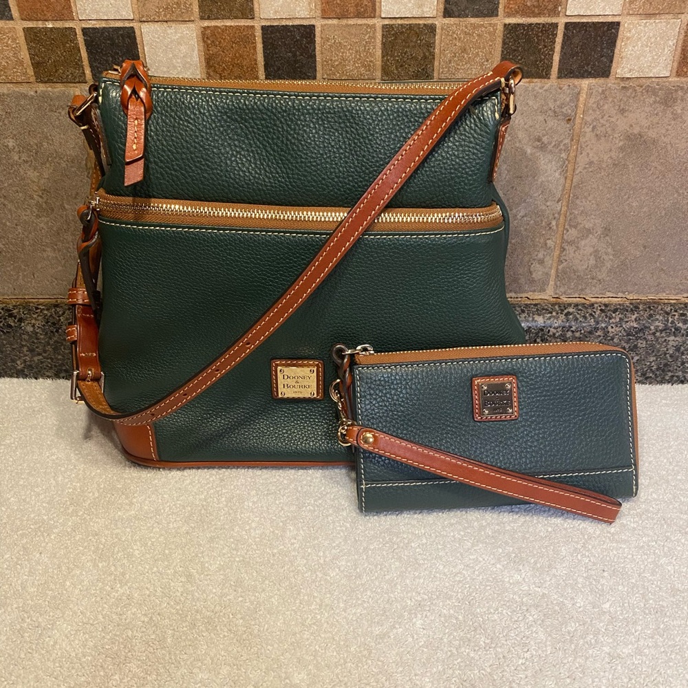 Dooney & Bourke purse & wallet. Like brand new, no wear marks.